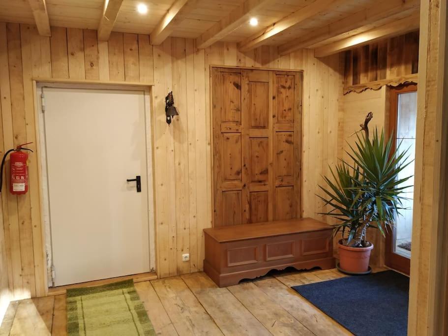 Upcycling Appartement Fischl - Nachhaltig Und Kreativ Wohnen Fuer Gross Und Klein イェンバッハ エクステリア 写真