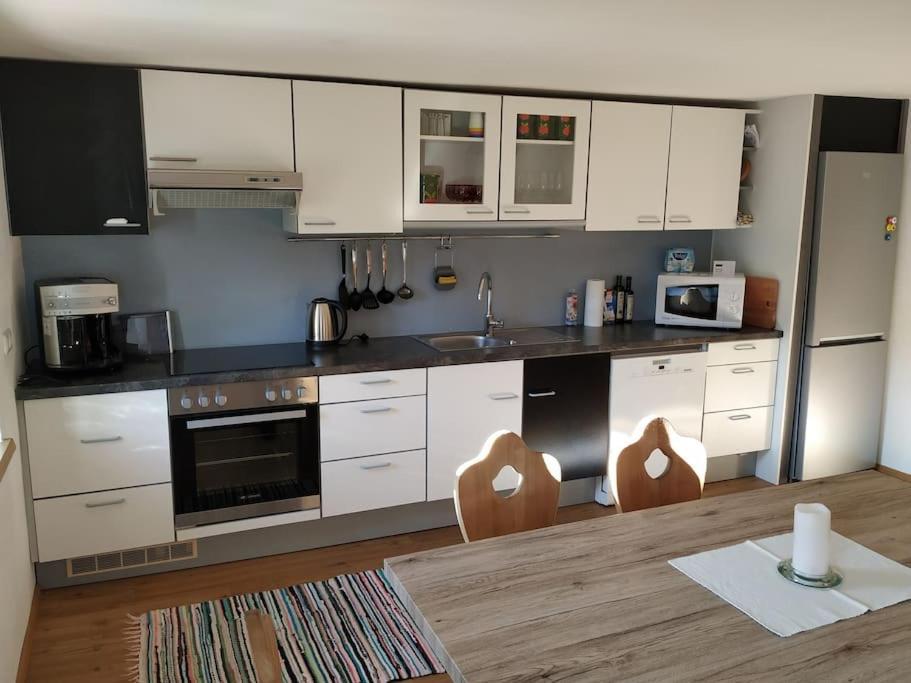 Upcycling Appartement Fischl - Nachhaltig Und Kreativ Wohnen Fuer Gross Und Klein イェンバッハ エクステリア 写真